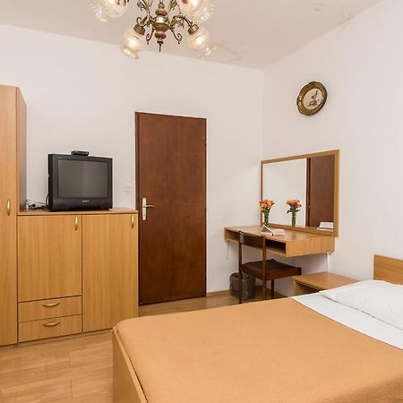 Guest House Lina Ragusa Esterno foto
