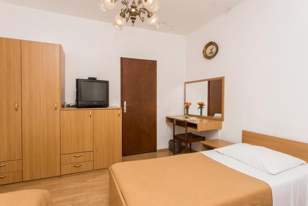 Guest House Lina Ragusa Esterno foto