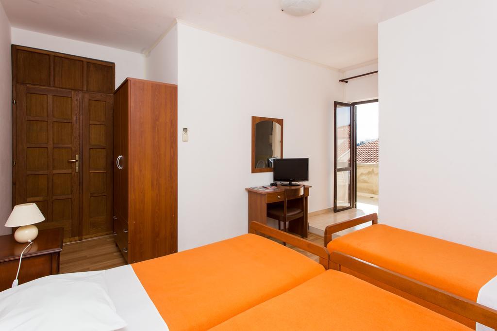 Guest House Lina Ragusa Esterno foto