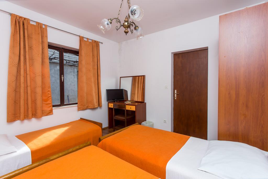Guest House Lina Ragusa Esterno foto