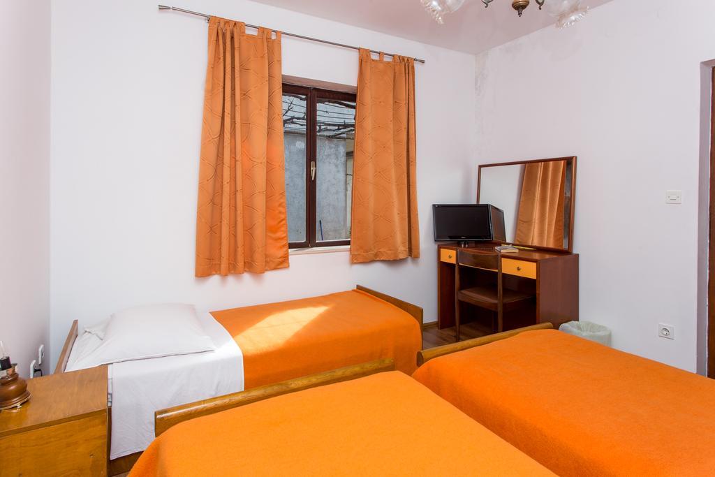Guest House Lina Ragusa Esterno foto