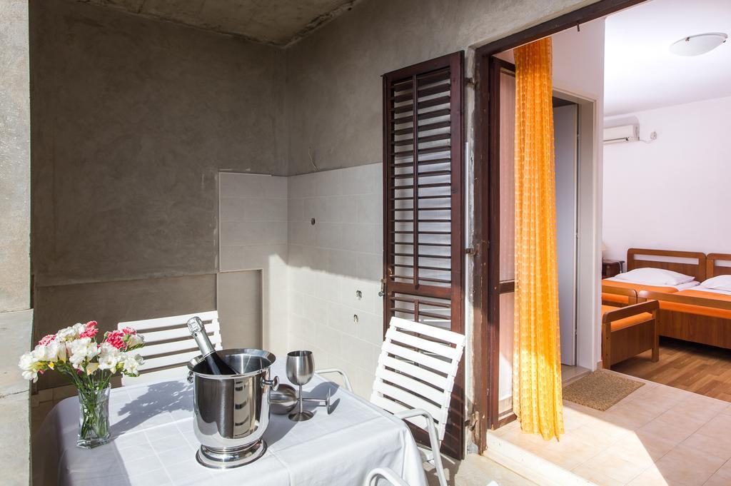 Guest House Lina Ragusa Esterno foto